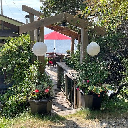 Blitz Beach House Oceanside Suite Powell River Extérieur photo